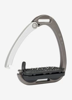 LeMieux Vector Balance Stirrups - Carbon/Silver 6 LeMieux Vector Balance Stirrups - Carbon/Silver -Equestrian Riding Equipment Store lm vector stirrup carbon silver 2rdy